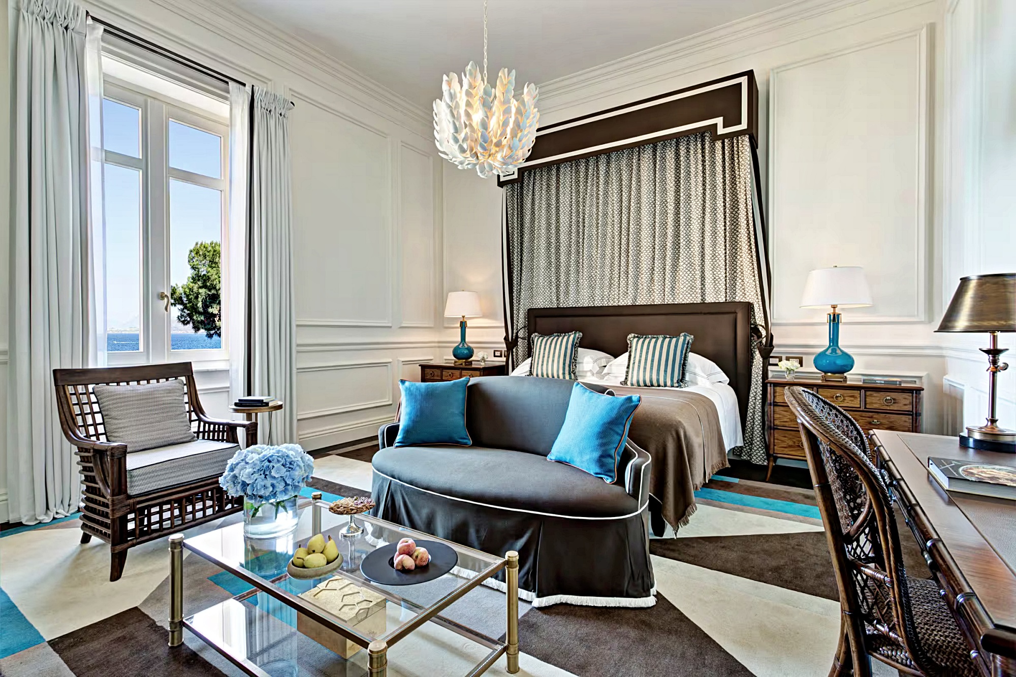 주니어 스위트 위드 씨뷰