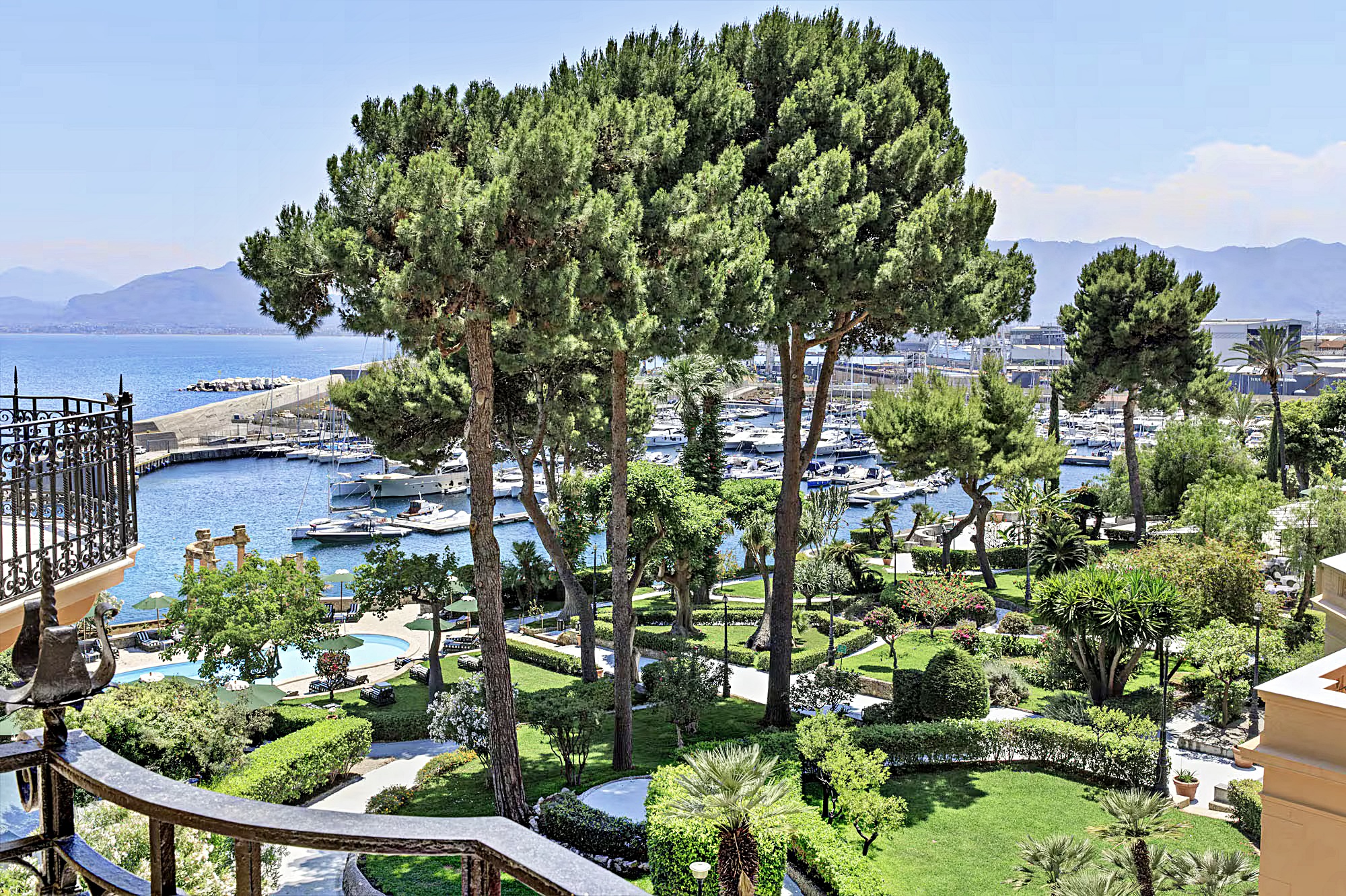 타워 스위트 위드 씨뷰